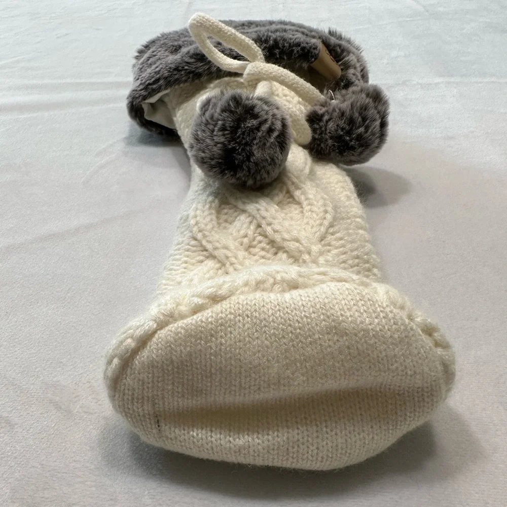 UGG Knitted Wine Glass Holder‎